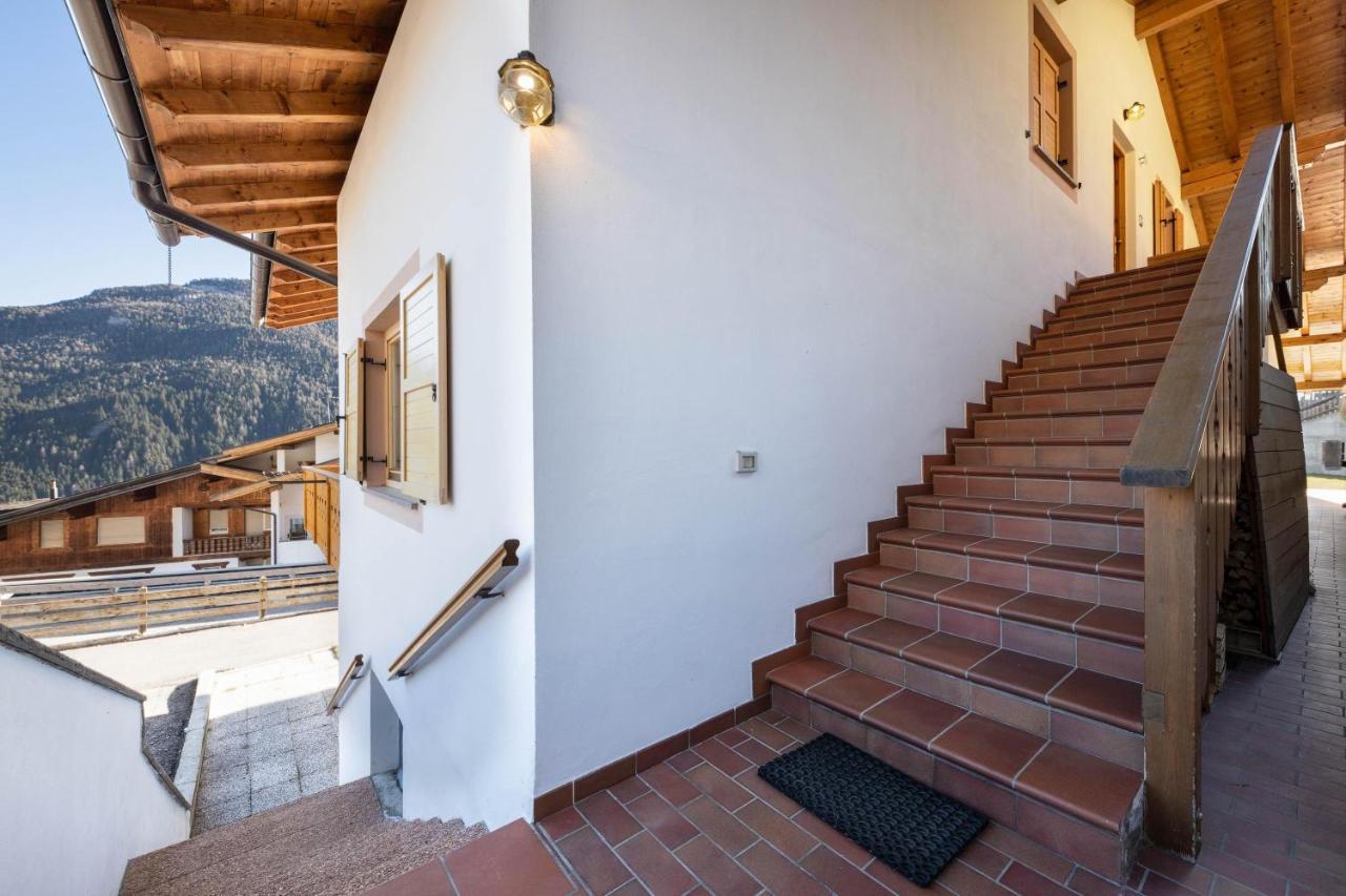 Villa Mazzel With Balcony ヴィーゴ・ディ・ファッサ エクステリア 写真