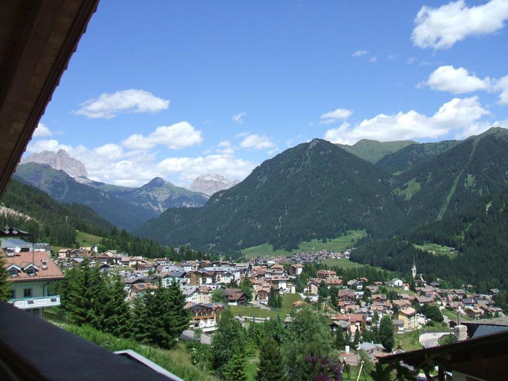 Villa Mazzel With Balcony ヴィーゴ・ディ・ファッサ エクステリア 写真